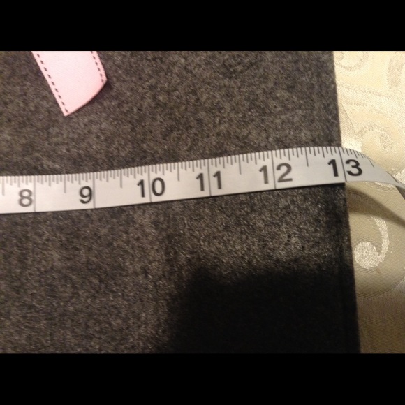 Wacoal  grey felt bag - Picture 3 of 5